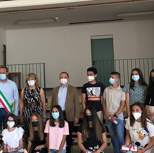 Consegnate le borse di studio della Sarpom agli studenti meritevoli del ‘Ramati’