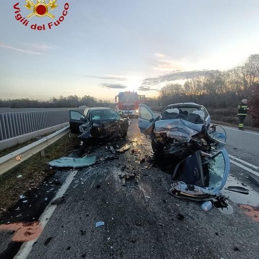 Incidente mortale sulla SS142: traffico bloccato in entrambe le direzioni a Romagnano Sesia