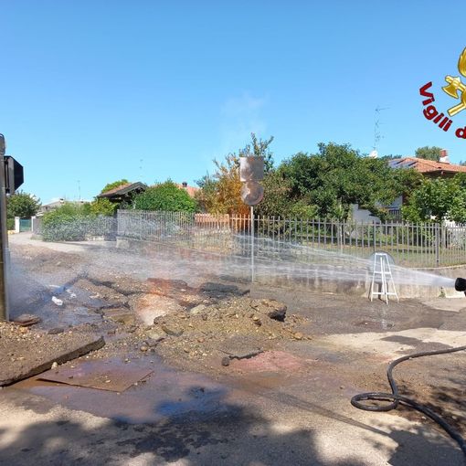 Incendio di gas a Comignago, intervengono i Vigili del Fuoco