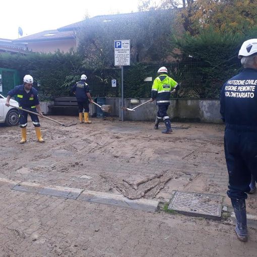 Volontari del Coordinamento provinciale della Protezione Novarese al lavoro nell'Alessandrino colpito dall'alluvione