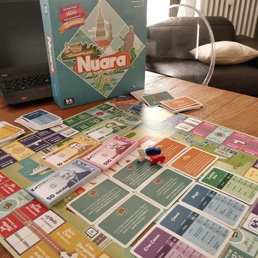 Il gioco da tavolo dedicato alla città e al territorio in arrivo nei negozi. Con “Nuara” palazzi e risaie si comprano a suon di Gaudenzi