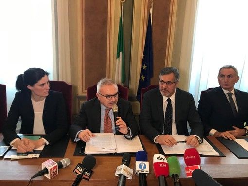 Coronavirus, nuove direttive dalla Regione Piemonte per arginare il contagio: cosa è permesso e cosa no