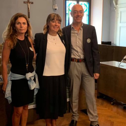 Da sinistra Marianna De Caro (organizzatrice), l'assessore al commercio Elisabetta Franzoni e Alessandro Scandella di Confartigianato Imprese