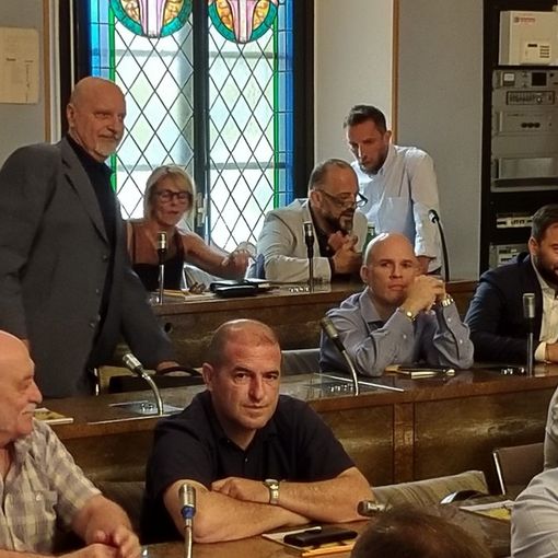 Novara, surroghe e nuovi volti in consiglio