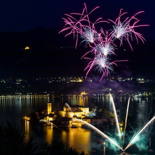 Iniziato alla grande il “Festival di Fuochi d’Artificio”: il 27 luglio doppio appuntamento a Sesto Calende e Locarno