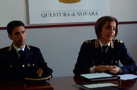 Adescava minorenni sui social, insegnante novarese in manette
