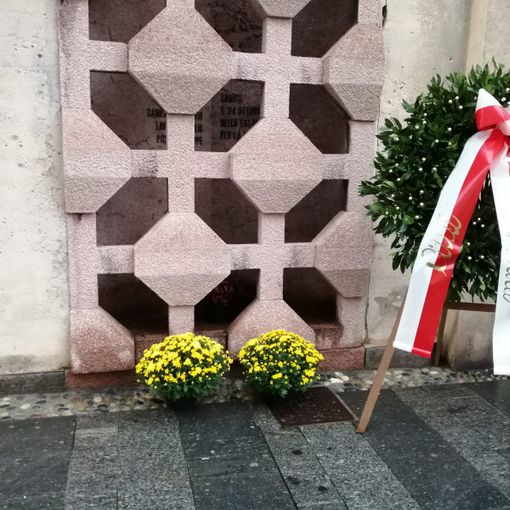 Assa ha provveduto in questi giorni ad una serie di interventi di manutenzione all’interno dei cimiteri cittadini