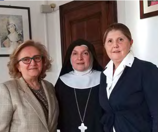“Dalle donne per le donne”. Rotary Club Orta San Giulio per il rinnovamento del Laboratorio di Restauro Tessuti Antichi del Monastero Benedettino Mater Ecclesiae sull’Isola di San Giulio