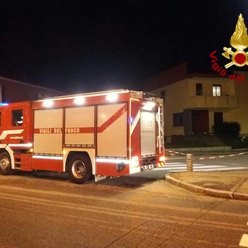 Scoppio in un appartamento, grave un uomo