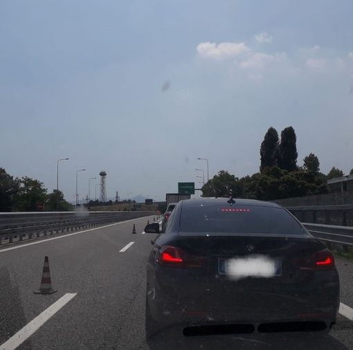 Notizie dal Piemonte. Auto precipita dal cavalcavia sulla A5 Volpiano-Settimo: muore una donna di 70 anni
