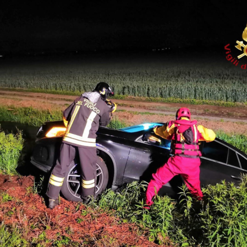 Notizie dal Piemonte. Perde il controllo dell'auto e finisce in un fosso