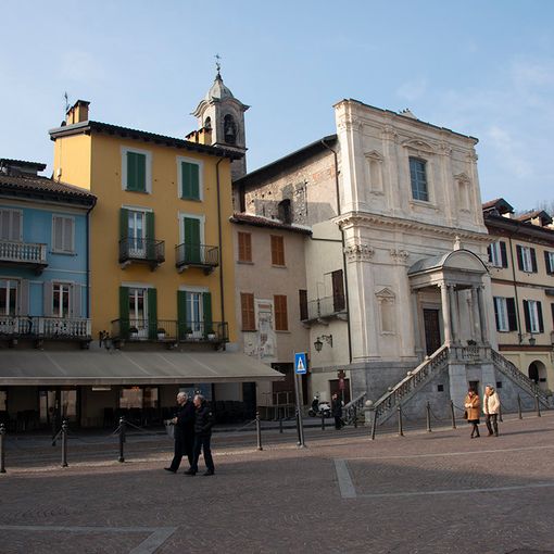Scopri l'arte del manga: corso gratuito per giovani talenti ad Arona