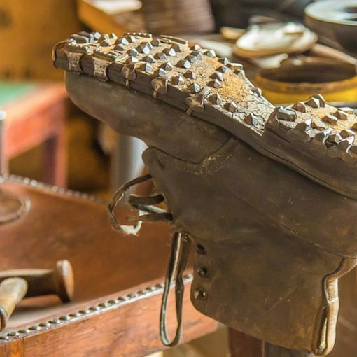 Artigiani in via d'estinzione, un calzolaio ogni 5 comuni