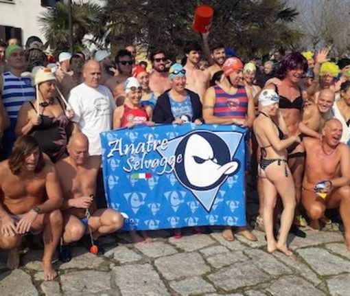 Torna il cimento invernale di Arona: il tuffo più freddo dell'anno