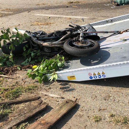 Notizie dal Piemonte. Dramma a Castellengo: perde la vita un 27enne motociclista nell'incidente contro un trattore