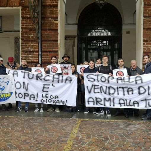 Sit-in giovani Lega Piemonte, Turchia fuori dalla Unione Europea. Presenti anche i consiglieri regionali
