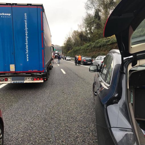 Weekend di rientri: bollino rosso su strade e autostrade