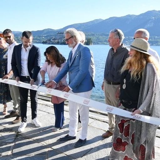 Inaugurata a Orta la mostra 'Sos Humanity'