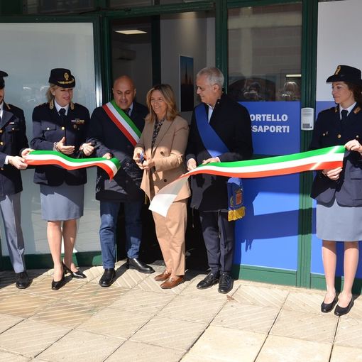 Inaugurato l’ufficio passaporti a Borgomanero