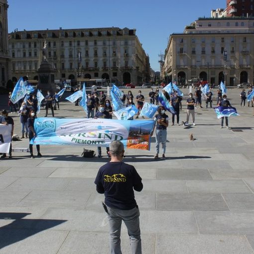 Gli infermieri tornano in piazza: &quot;Un anno dopo, mai più morti per mancata assistenza&quot;