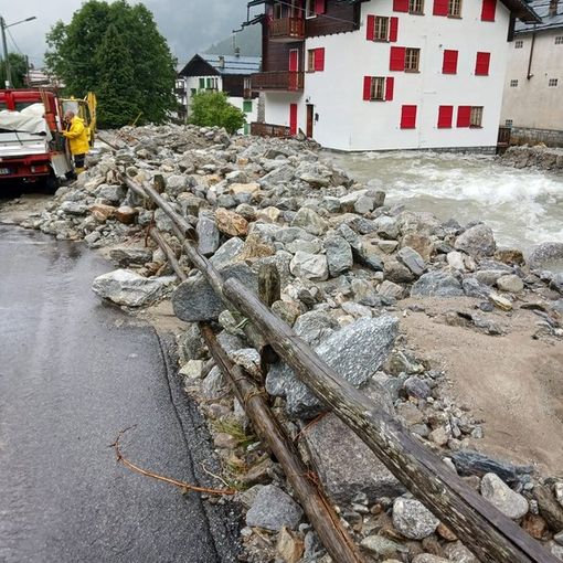 Cronaca nord-ovest. Notte di paura a Macugnaga, esondazioni e allagamenti, ma non ci sono fortunatamente feriti FOTO