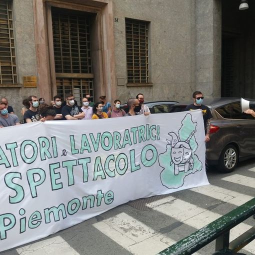 I lavoratori dello spettacolo ricevono 1200 euro dall’Inps: “ricordiamoci anche degli intermittenti&quot;