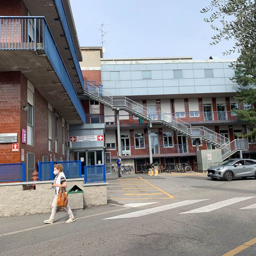 Crollata una parte del controsoffitto in una stanza di patologia neonatale