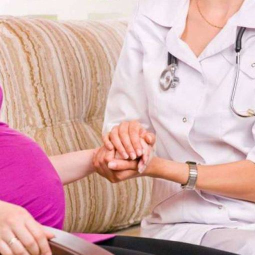 Ostetriche con le donne: celebrare, dimostrare, mobilitare, unire il nostro momento è ora