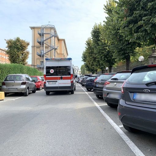 Incontro tra comune e la società Nord Ovest Parcheggi per risolvere il problema degli spazi di sosta in ospedale