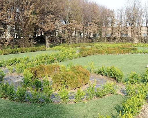 Il giardino all’italiana di Villa Cicogna cambia nome