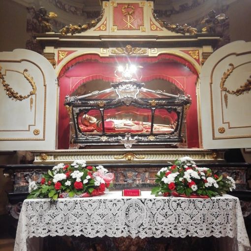 Don Alessandro Maffiolini lascia Trecate per Romagnano Sesia