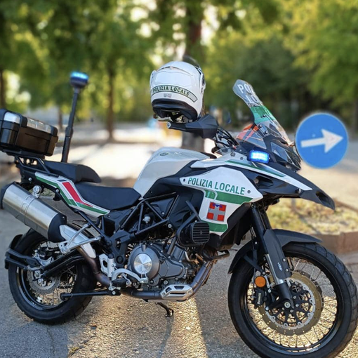 Aggredisce gli agenti della Polizia locale: arrestato‍ camionista varesino