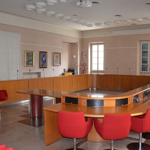 Consiglio comunale a Borgomanero, tredici i punti all’ordine del giorno
