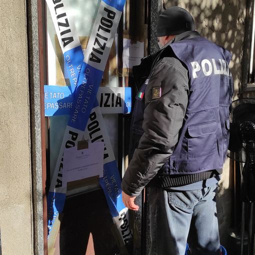 Orrore e degrado in due ‘alloggi’ a pochi passi dal centro di Novara