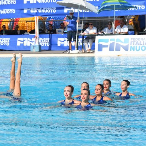 Le “ragazze” della Libertas Nuoto Novara in luce  agli italiani di sincronizzato