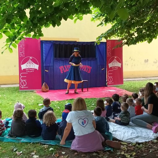 Storie e musica per i bambini dell’asilo Garbarino di Borgo Ticino con i Pupazzi Pazzi