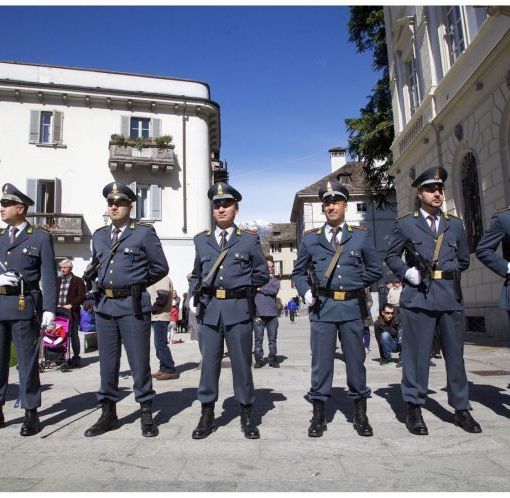 La Guardia di Finanza cerca 930 allievi marescialli