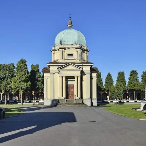 Trecate, recita del rosario nella chiesa del cimitero