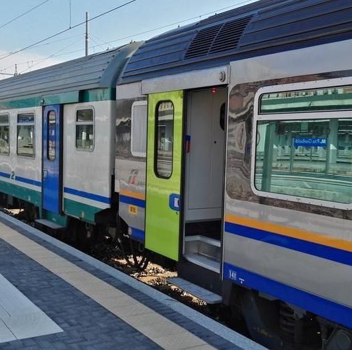 Regione, revocato dal 10 luglio l'obbligo di distanziamento su bus e treni extraurbani