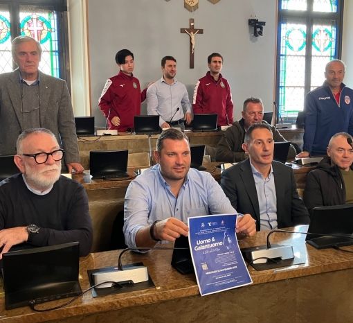 Un calcio nel buio: lo sport che abbraccia la solidarietà