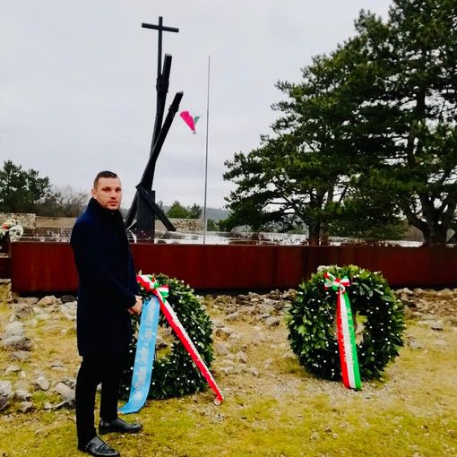 Atto vandalico al monumento dedicato a Norma Cossetto, De Grandis: “Questi gesti ci fanno capire che ogni sforzo per raccontare la verità è sempre ben speso”