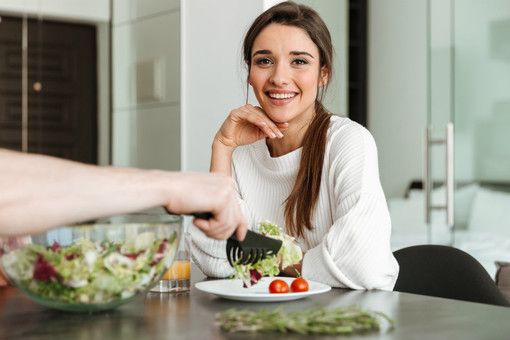 Come tenere sotto controllo il colesterolo. I consigli di Fab SMS su ipercolesterolemia e dieta