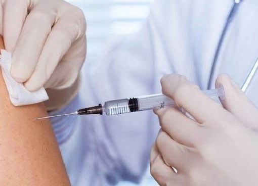 Vaccinazione antinfluenzale e anti-Covid 19 per pazienti senza medico di medicina generale e aventi diritto all’offerta gratuita