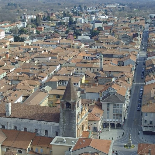 Borgomanero: stop al disco orario in via Arona