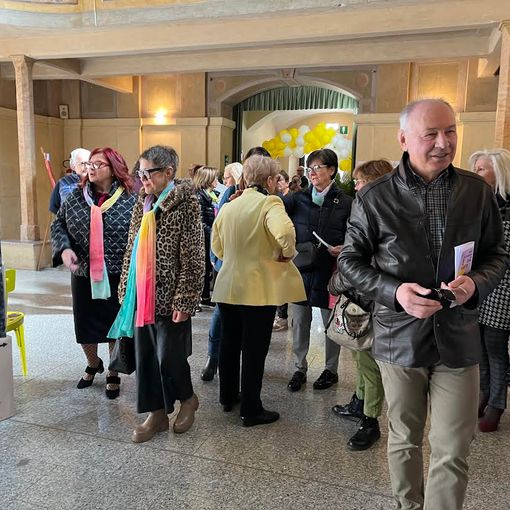Trecate: successo della visita teatralizzata alla mostra di pittura “Donne raccontate&quot;