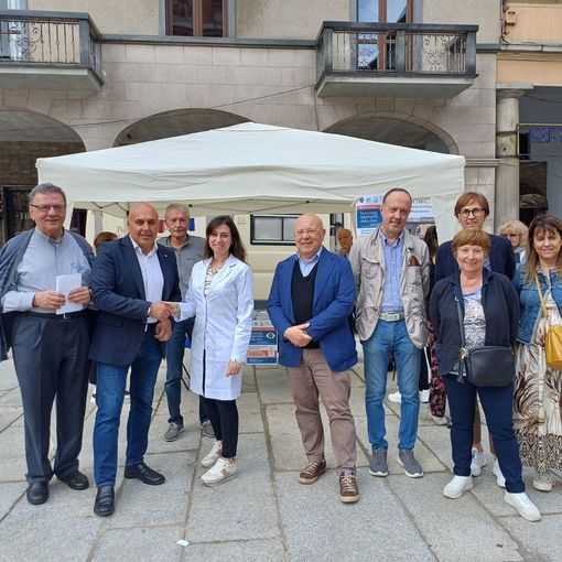 Screening gratuito della vista a Borgomanero: successo per l’iniziativa della Società degli Operai di Mutuo Soccorso e Opera Pia Curti