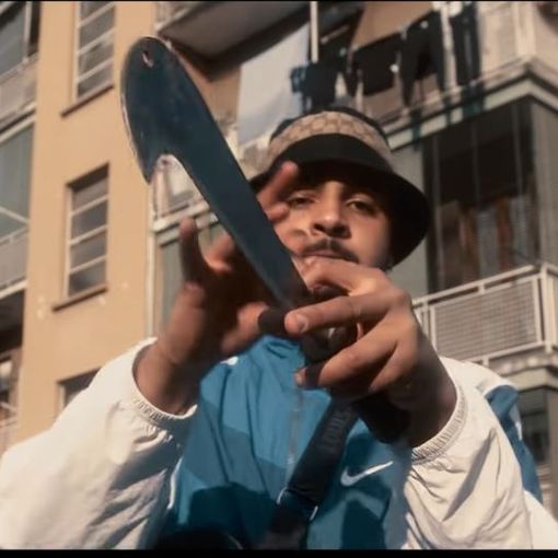 Ha partecipato a una maxirissa a Milano con un machete, denunciato il rapper Zefe