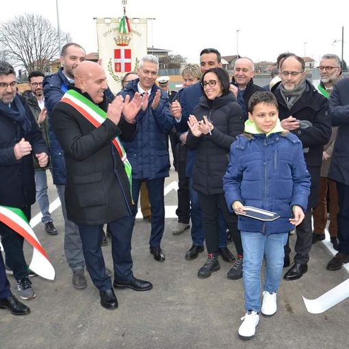 Borgomanero, inaugurato l'atteso sottopasso