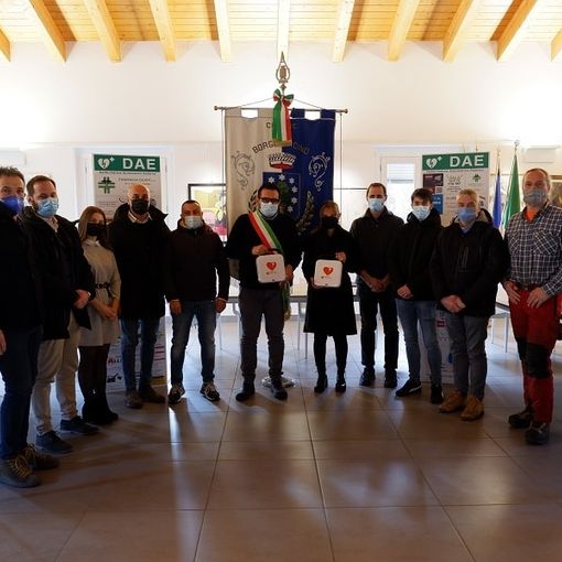Borgo Ticino, inaugurati  due defibrillatori semiautomatici