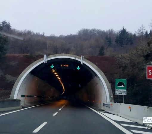 Lavori nelle gallerie della A26, strada chiusa per due notti tra Baveno e Arona